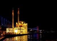 イスタンブールの魅惑的な夜景