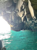 浄土ヶ浜”青の洞窟“へ