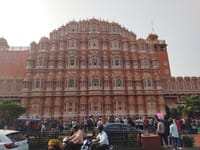 インドのピンクシティジャイプールの「ハワー・マハル（風の宮殿）」を良く見るとハリボテ!!
