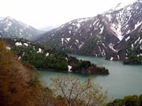 写真３枚は、７年前５月中旬の奥会津、田子倉湖（田子倉ダム）