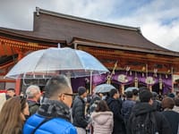 初詣で 輝く日本人のマナー