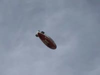 飛行船「新スーパードライ号」我が家上空を通過