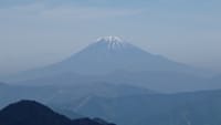 シロヤシオ咲く高塚山
