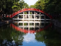 赤い仏像が大阪に夏の訪れ告げる大阪３大夏祭ウオーク