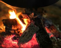 目だけでも暖かく民家園の囲炉裏の薪の燃える臭いを・・・