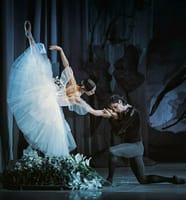 ★新国立劇場で、吉田都が手掛けるロマンチックバレエの傑作【ジゼル】新製作版を鑑賞しましょう♪　劇場内レストランでのセミブッフェランチも❣