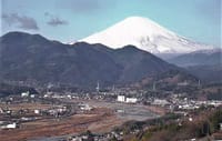 🗻富士山が真っ白に雪化粧⛄週末の南岸低気圧でようやく冬らしい姿に ! 　今シーズン初めての "本格的な雪化粧"