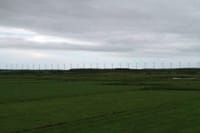 稚内の海岸に並ぶ風力発電用の風車
