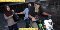 「既に53回のひったくり、南ジャカルタで携帯電話泥棒を警察は取っ捕まえる」”Sudah 53 Kali Beraksi, Jambret Ponsel di Jaksel Dibekuk Polisi“