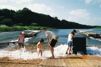 夏の風物誌「那珂川の観光やな」と龍門の滝