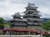 国宝・松本城は、階段がきつい！