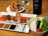 大阪で一番美味しい串揚げ屋さんへ参りましょう(^^♪