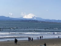 片瀬海岸と富士山