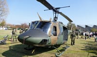 桂駐屯地創立６４周年記念行事　ヘリコプター（UH-1）（２０１８年１１月１１日）