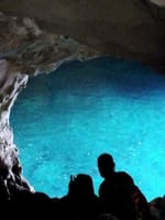 イスラエルの「青の洞窟！」