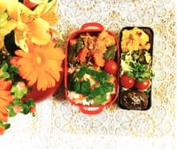 お花💐とケーキ🍰でお祝い。　お弁当〜手作り酢豚、茄子🍆焼き