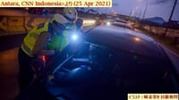「バンドン高速道チルゥニィー料金所に於ける帰省客の封鎖検問で320台の車両が方向転換をさせられた」”Penyekatan Mudik di Cileunyi, 320 Kendaraan Diputar Balik”