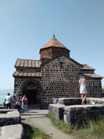 アルメニアのセバン湖でバーベキューに入れて頂く