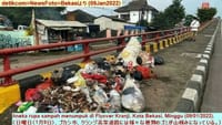 画像シリーズ593「汚ったね〜！ ブカシのクランジ高架道路にゴミが山積み」”Jorok! Sampah Menumpuk di Flyover Kranji Bekasi”