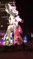 『ダイバーシティ東京 プラザ』の実物大ユニコーンガンダム立像。