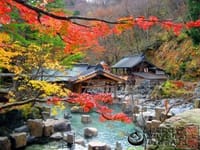 秋の宝川温泉