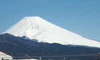 一昨日富士山にも新雪が積もった