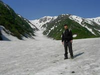 14年前に残雪を求めて 飯豊連峰を歩キング