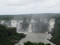 アメリカのルーズベルト大統領ご夫妻がイグアスを訪れた時に「おおぉ～かわいそうな私のナイアガラよ！」と言わせたイグアスの滝