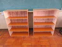 中学校の図書棚を作って来ました