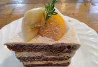 洋ナシのケーキ…越谷にある人気カフェ「コウシャ」で！