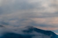 霧に霞む奥武蔵の山々