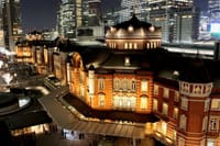 写真３枚は、キッテ屋上からの東京駅、赤坂見附の紅葉、都立日比谷高校の石垣と資料館