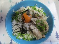 寿都町名産「寿牡蠣と生炊きしらす丼」