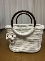バッグをコットンヤーンで編みました。