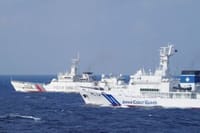 中国海警局公船＝海軍艦艇に丸腰で相対する海上保安庁