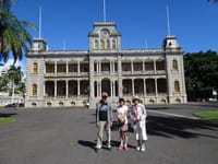今年二回目のハワイ旅行(10) ハワイ王朝のイオラニ宮殿と王像