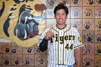 【吉報】梅野隆太郎捕手が、今年のゴールデングラブ賞に選ばれた。〝梅ちゃん〟初受賞、おめでとう。 