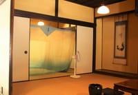 江戸東京たてもの園の写真３枚・・旅館のカヤ、銭湯子宝湯、青空の小金井公園