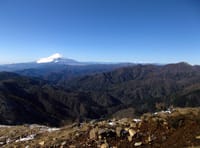 丹沢塔ノ岳山頂から富士山・南アルプス・太平洋を望む