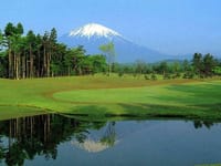 【富士国際ゴルフ倶楽部】は、冬の富士山が、神秘的。