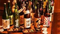 プレミアム日本酒を含む５０種類飲み放題と小鉢