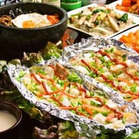 チーズサムギョプサルを含む韓国料理８品と飲み放題