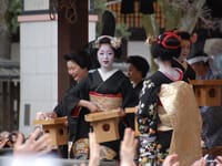 祇園さんの節分祭 八坂神社境内