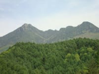 和名倉山、別名は白石山とも。（２０３６m.日本２００名山・山梨１００名山）