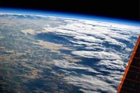 「宇宙からみた地球」ロシア人宇宙飛行士が写した画像