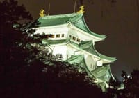 名古屋城と満開の桜」