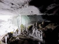 大幽洞窟で神秘の氷筍＋せつぶん草、出流山。。