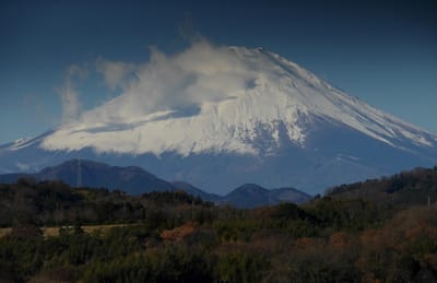 ☃早くも、"冠雪した富士山"を 眺めたくなってきた !!　❆