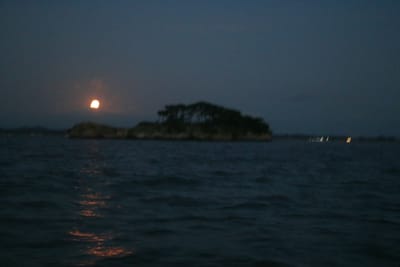 中秋の名月「三里に灸すうるより。まず松島の月、心にかかりて」
