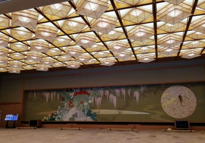 豪華な「壁面装飾」と「天井照明」　京都迎賓館⑤-1 藤の間  (乗り物と緑が美しい寺社巡りツアー２日目)    2022年6月18日